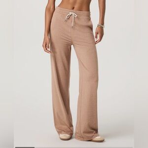 NEW VUORI Halo essential wideleg